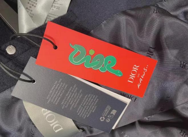 aws」新联名！蛇年限定发售了球盟会入口「Dior x K(图7)