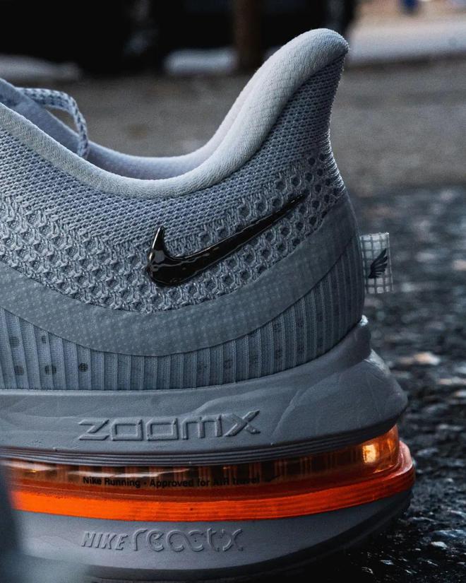 这双Nike跑鞋把能给的都给足了qmh球盟会亚博网址配置诱人！(图1)