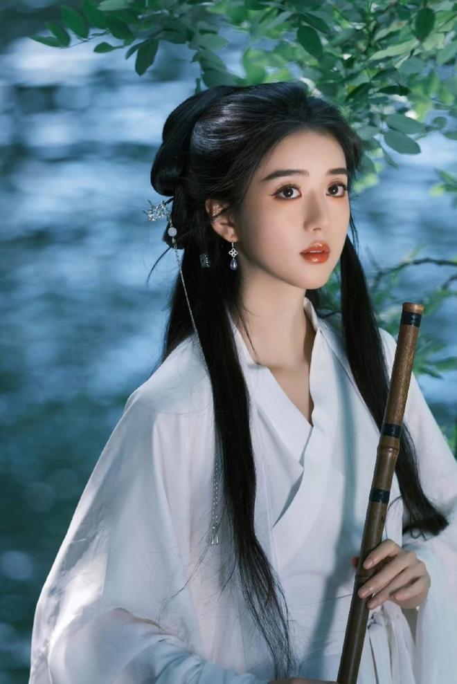 只删除她的名字不删除她的戏份《赴山海》对辱华的女二李凯馨(图4)