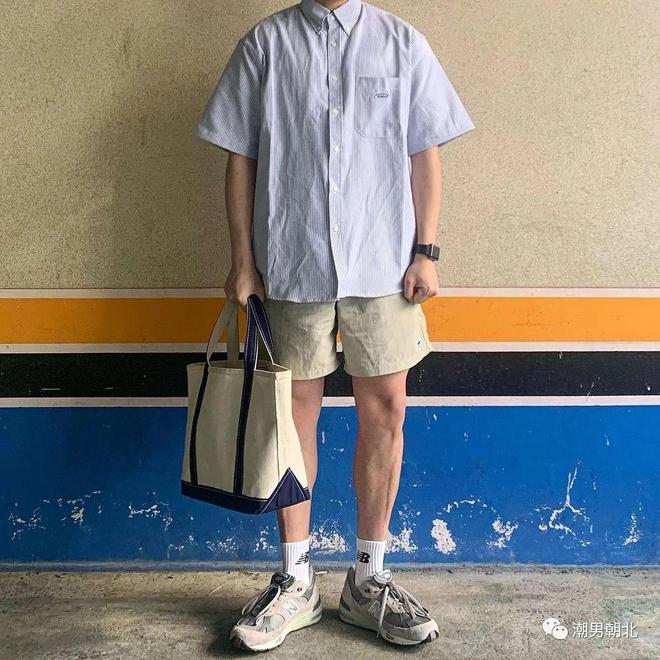 这3套精致帅气赶紧收起来！男生夏季“休闲干净”的穿搭(图3)